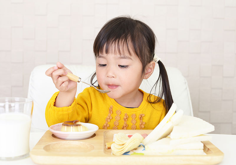 おやつは時間を決めて楽しく！